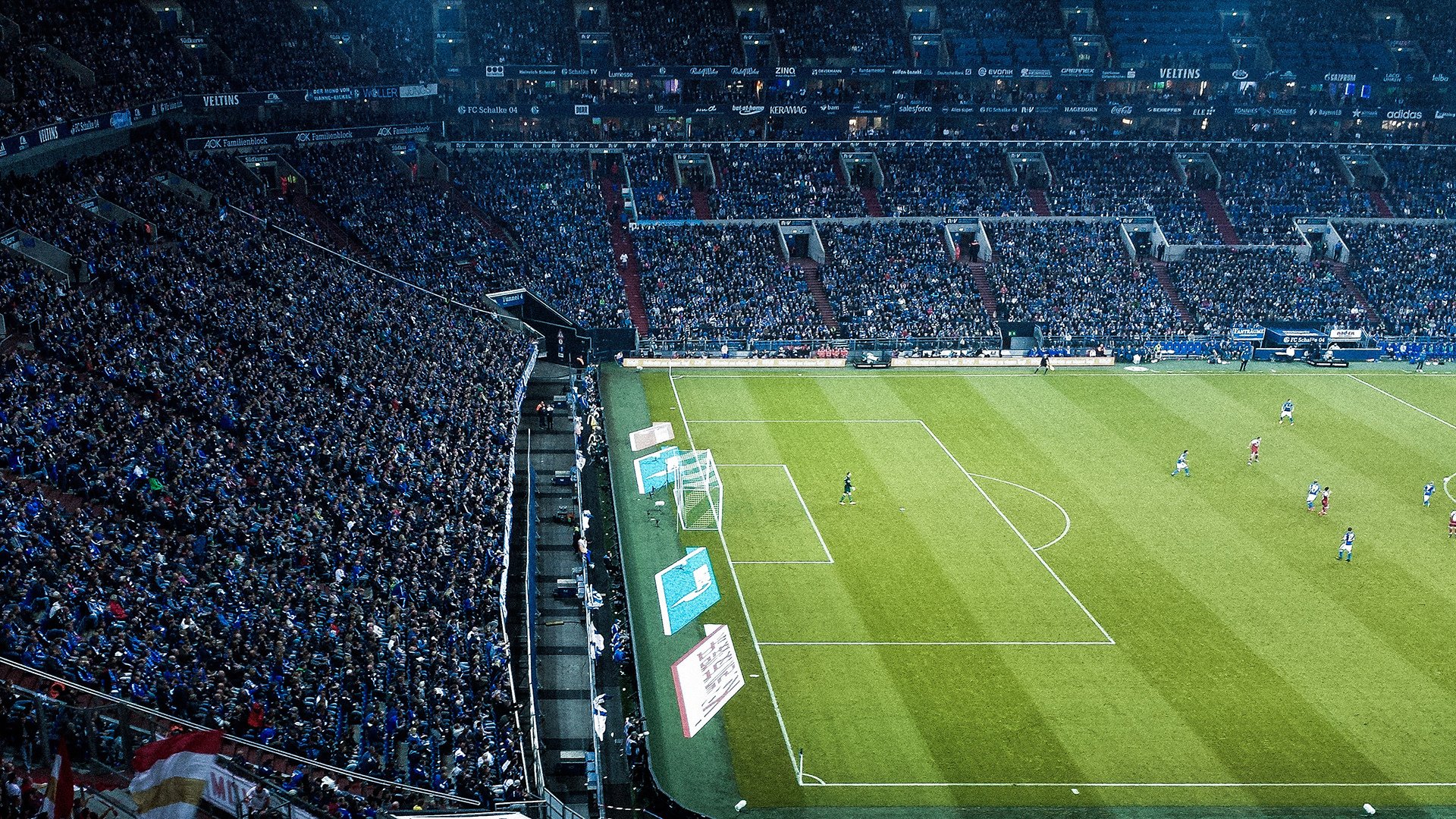 法甲联赛激战正酣,巴黎圣日耳曼领跑积分榜